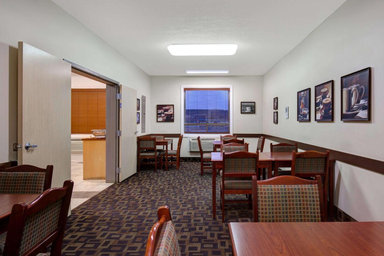Days Inn By Wyndham Dawson Creek Exterior foto